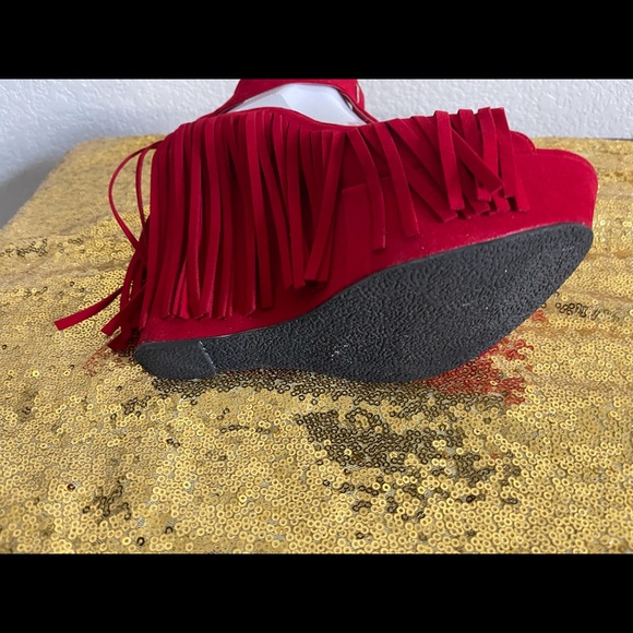Red Kiss Red Fringe Thing Wedge Heels - Picture 4 of 4